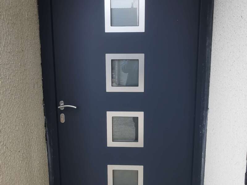 Porte d'entrée gamme contemporaine hybride 