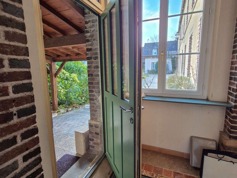 Porte d'entrée gamme traditionnel mixte avec imposte