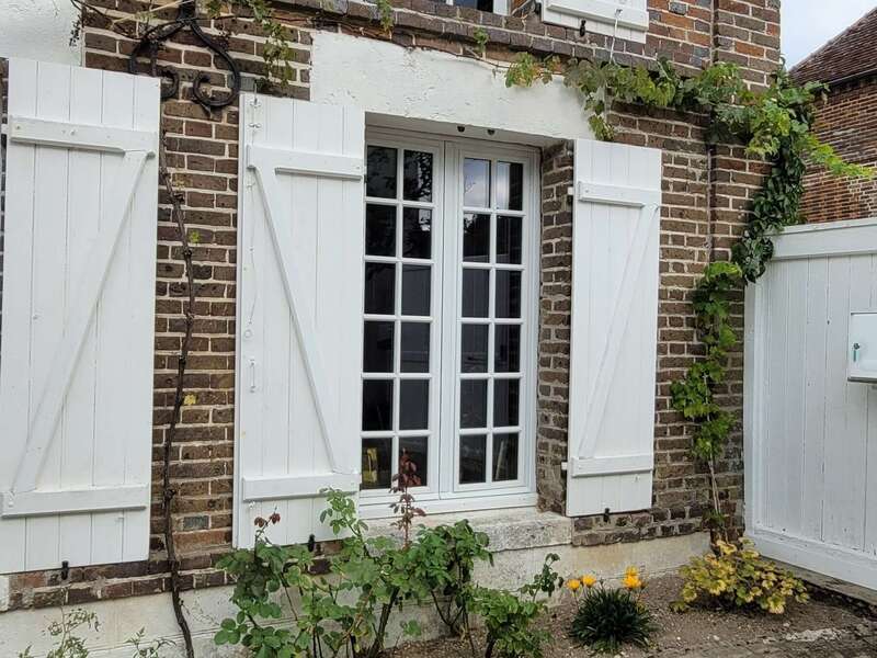 Fenêtre gamme lumine avec petit bois intégré 