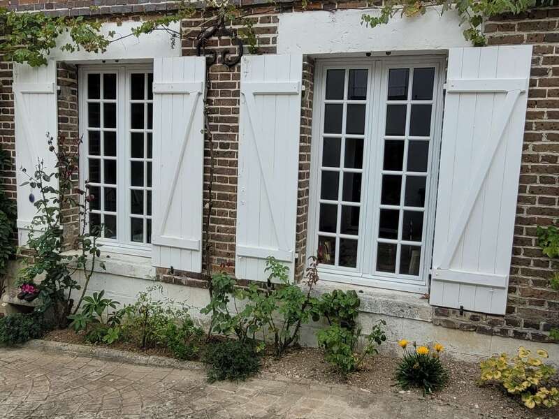 Fenêtre gamme lumine avec petit bois intégré 