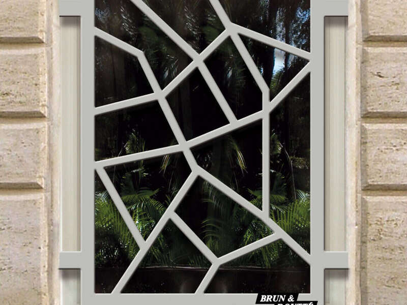 gril005-spider-1152x1536