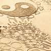 Dessin abstrait yin yang zen sur sable plage ou désert