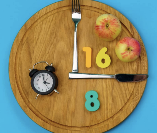 Perdre 25 kilos avec le jeûne intermittent : c’est possible ?