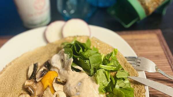 Galette de blé noir aux Champignons et caviar d'olive