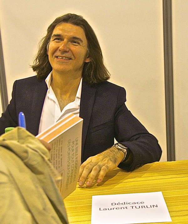 DÉDICACES APRÈS UNE CONFÉRENCE AU SALON VIVEZ NATURE DE PARIS LE 14 OCTOBRE 2018 : Ma Bible des Points qui guérissent