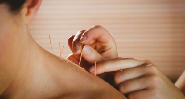 Ménopause : 2 points d’acupression pour activer votre « nouveau printemps »