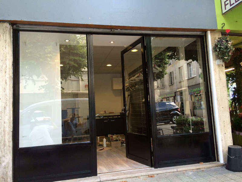 Prestation façade magasin bois Paris, AMF Menuiserie