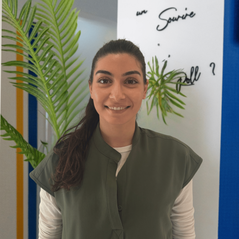 Sena Assistante dentaire en formation