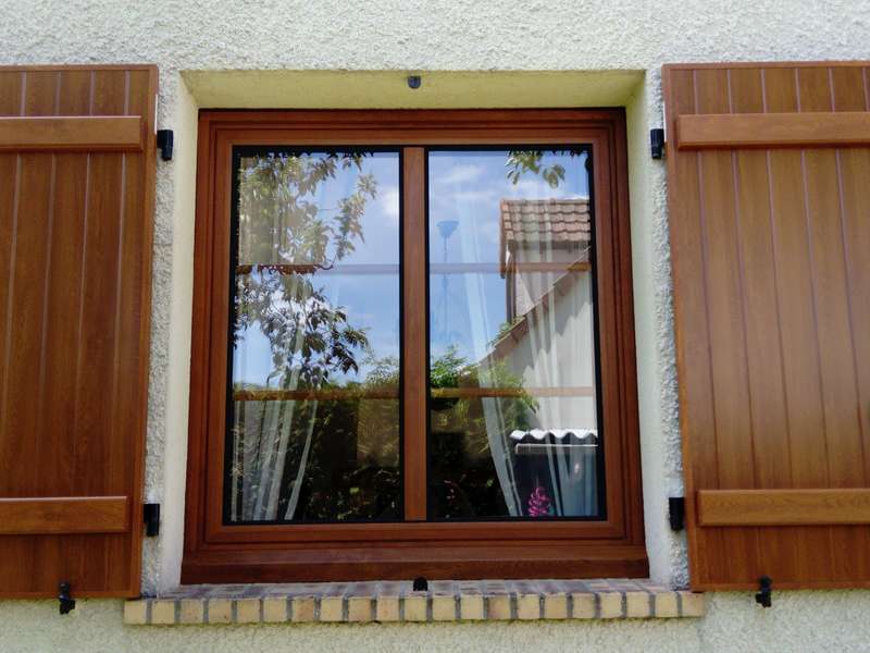 FENÊTRE ALUMINIUM CHÊNE DORÉ
VOLET ALUMINIUM ISOLÉ CHÊNE DORÉ