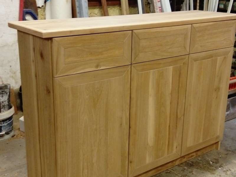 MEUBLE EN ORME MASSIF