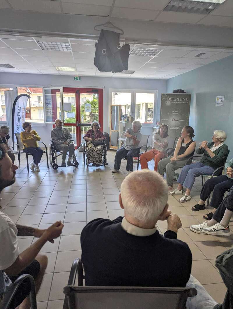 yoga_du_rire_senior_handicap