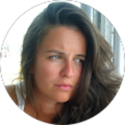 Avis VTC Agence Ouest Transport | réservation de chauffeur privé VTC à Nantes en Van minibus et Berlines. - Annabelle Mulot