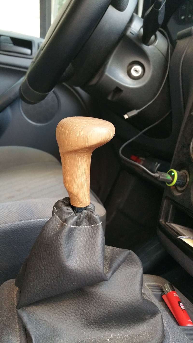 Paumeau  de vitesse en bois (chêne)