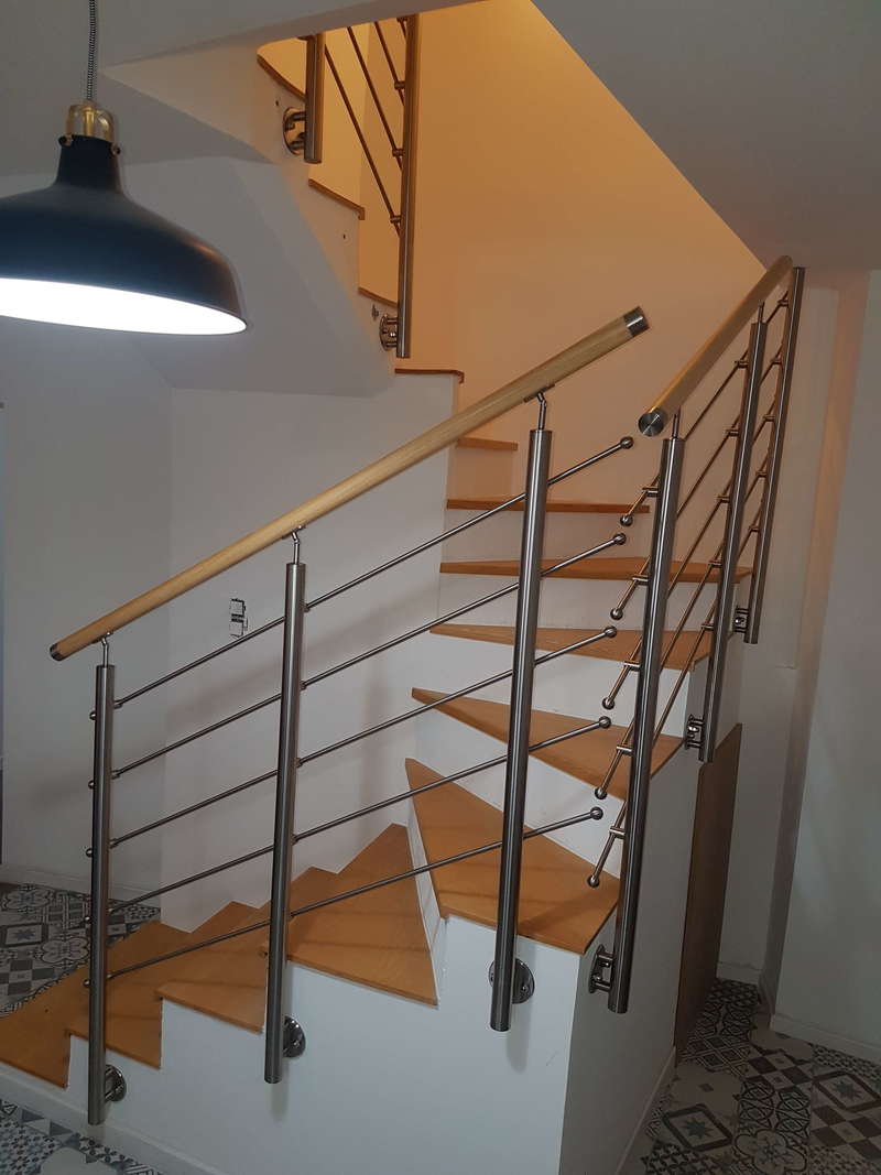 Habillage escalier bois, rampe acier inox