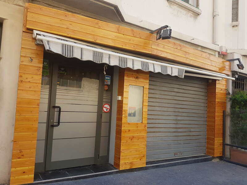 Bardage devanture magasin