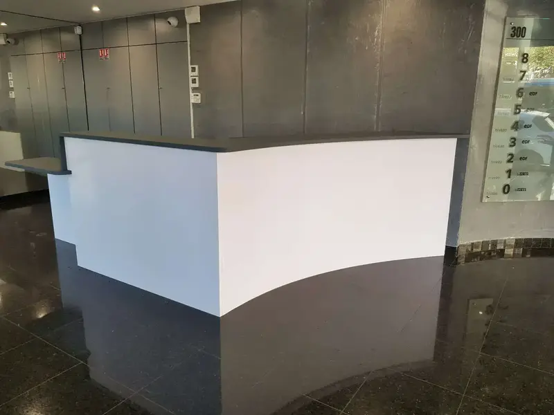 bureau_accueil_en_corian