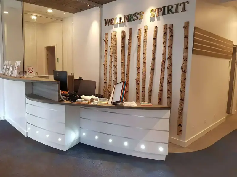 bureau_de_reception_pmr_en_corian