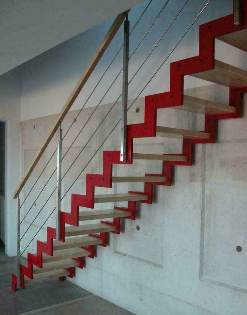 escalier_a_limon_cremaillere_metal_droit_laque_rouge