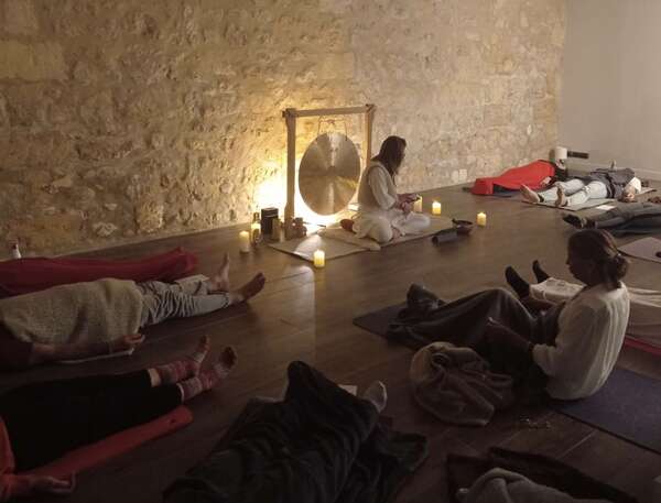 Les bienfaits du Kundalini Yoga sur le stress et l’anxiété : retrouver un équilibre intérieur