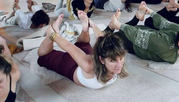 Kundalini Yoga et les étapes de la vie : bienfaits pour le corps, les émotions et le féminin
