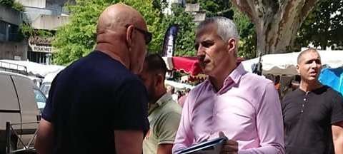 Givors - Distribution de ma lettre du député sur le marché