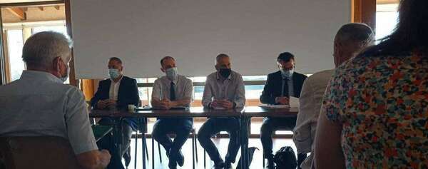 #Les Haies - Réunion avec le sous-préfet et les agriculteurs