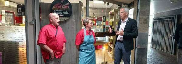 #Ternay - Remise de médaille à Isabelle LADRET propriétaire de boucherie