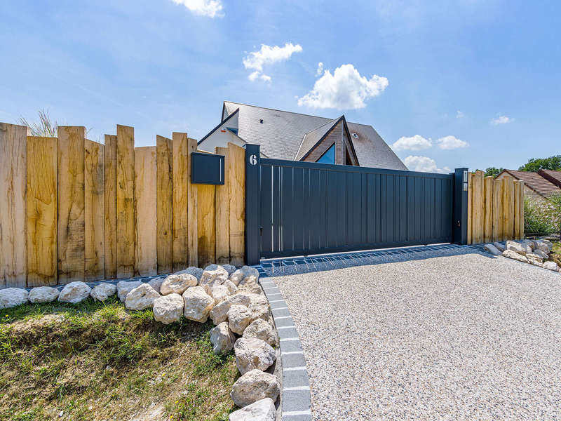 celina-portail-coulissant-aluminium-contemporain-anthracite