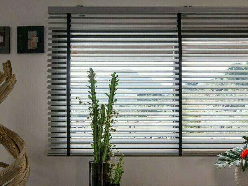 komilfo_store_interieur_venitien_alu