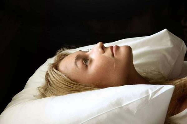 Je n’arrive pas à dormir : comment apaiser l’insomnie grâce à la kinésiologie