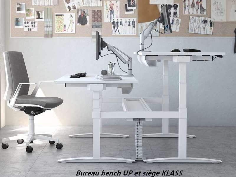 bureau_assis_debout_up_up_04