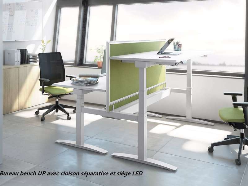 bureau_assis_debout_up_up_09