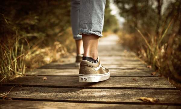 10 000 pas par jour pour rester en bonne santé. Vraiment ?