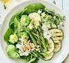 Salade tiède de courgettes, brocolis, épinards et fromage de chèvre