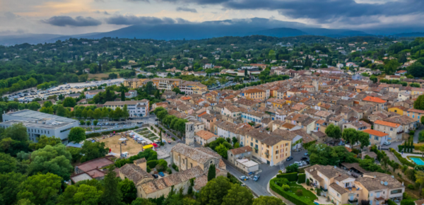 Conciergerie à Valbonne : pourquoi confier votre bien à un expert local de la location courte durée