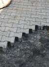terrasse en béton avec murets et pavés
