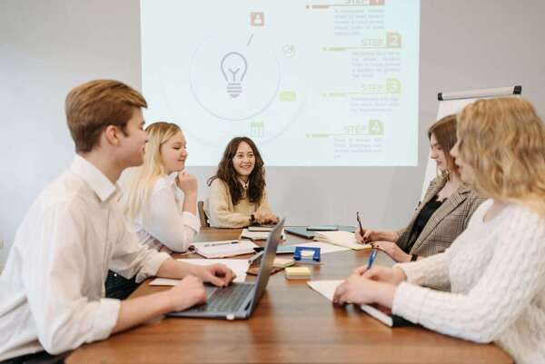 Dirigeants d’Entreprise : Quelles sont les assurances incontournables pour Vous protéger ? Êtes-vous certain d'avoir souscrit les Assurances Spécifiques Dont Vous Avez Besoin ?