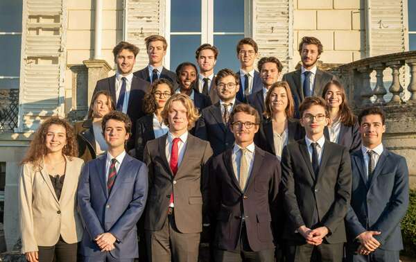 Pourquoi rejoindre une JE ?