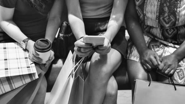 Gen Z : cette génération critiquée qui redessine pourtant les règles du marché