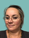 Portrait professionnel d'Ingrid souriante