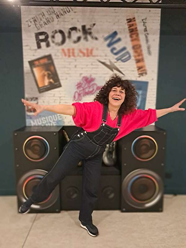 Pourquoi le chant nous rend heureux : la science du bien-être vocal