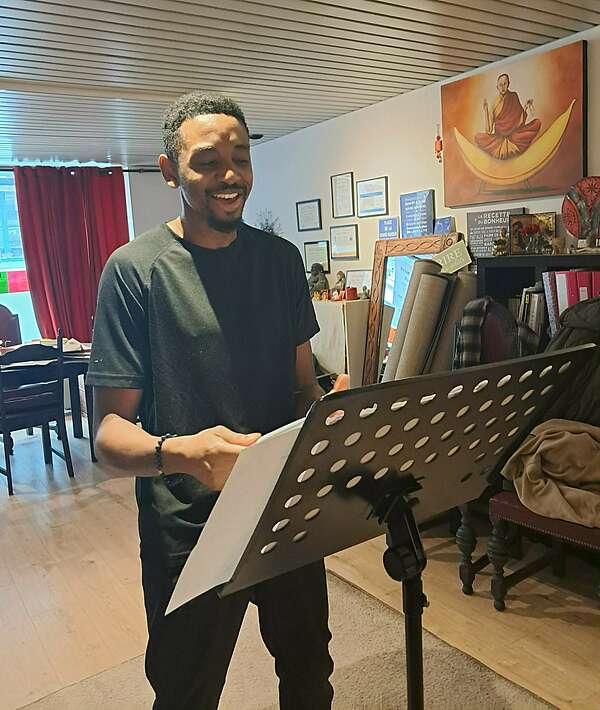 Les 5 erreurs courantes des chanteurs débutants (et comment les éviter)