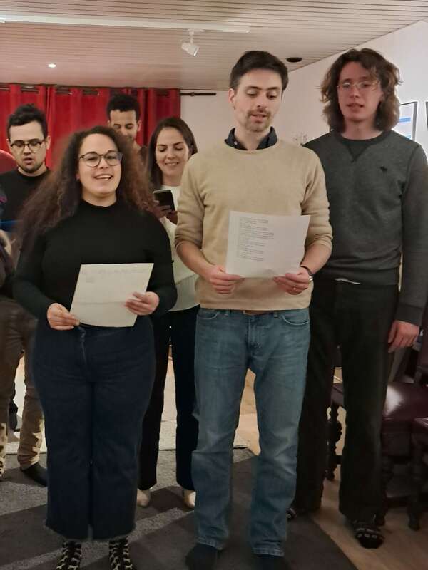  Cours de chant pour adultes à Bruxelles : peut-on commencer même quand on débute ?