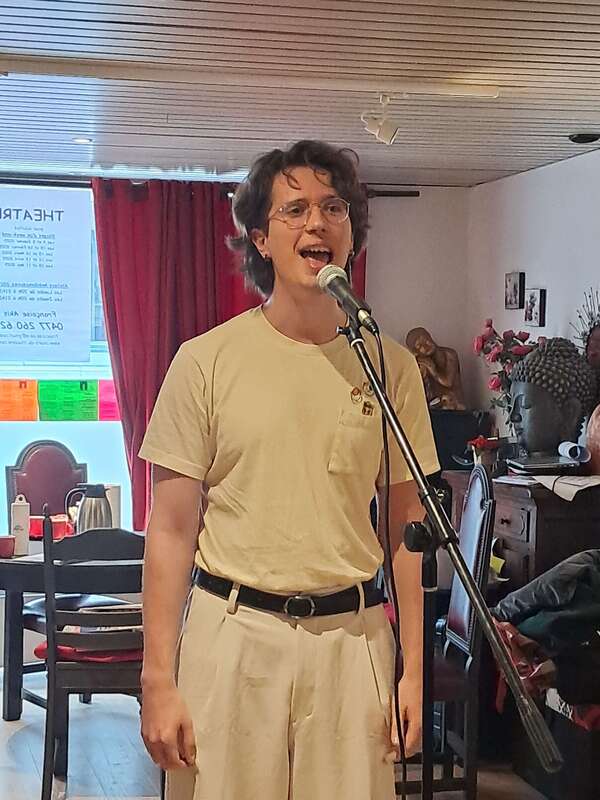 Pourquoi on force en chantant (et comment retrouver une voix naturelle)