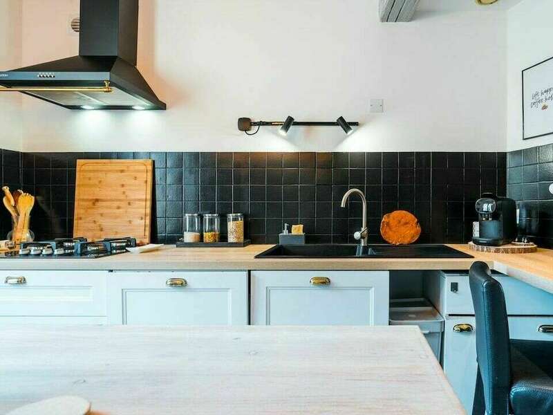 185a9d78-aa2a-47ac-b65c-579322635eba