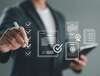 Dirigeant utilisant une interface pour audit patrimonial complet