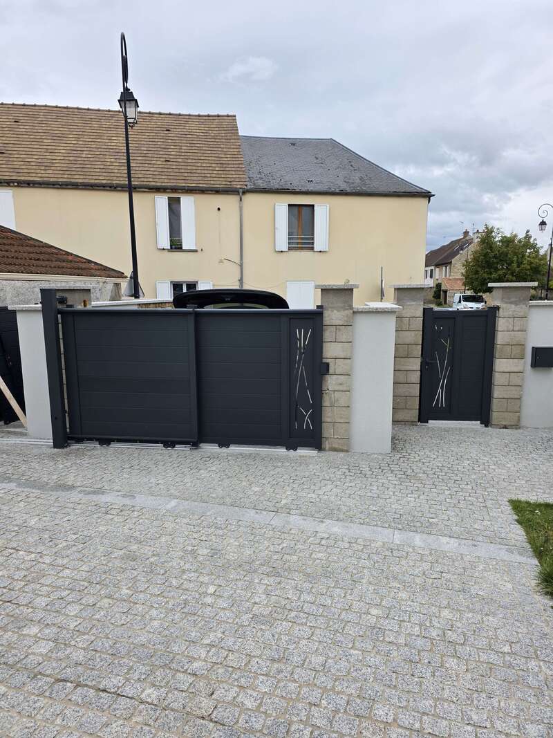 100000507620251003-151589-duwn61