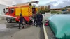 citerne incendie souple avec une prise d'aspiration directe pompier avec motopompe pompier en essai