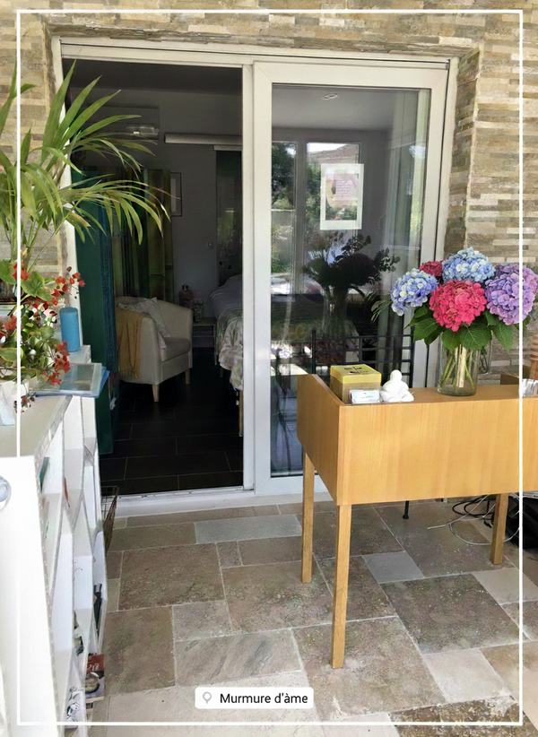 Magnétiseur ou Rebouteux dans le Var : lequel choisir pour vos douleurs ?