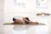 posture de l'enfant, balasana, yoga, dos
